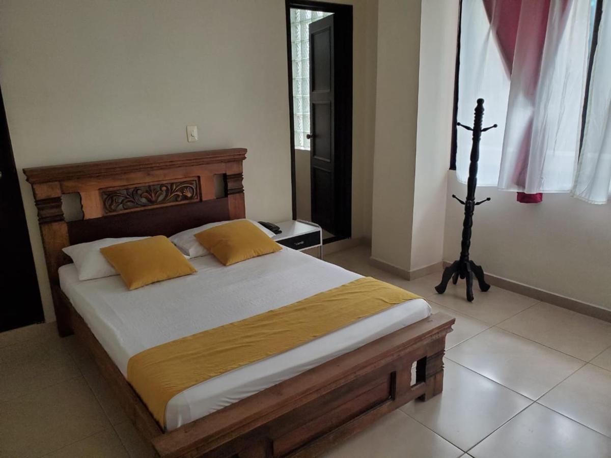 Hotel Cataluna Pereira Zewnętrze zdjęcie