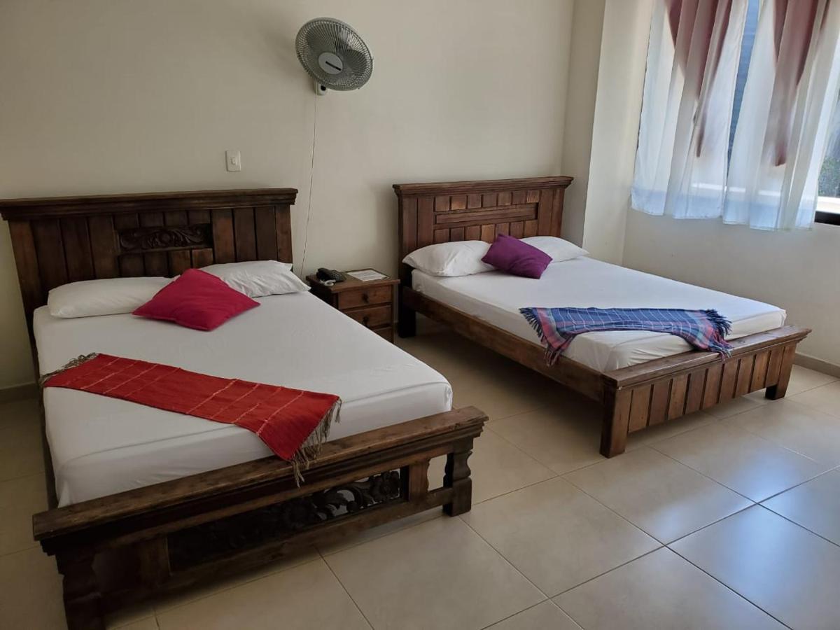 Hotel Cataluna Pereira Zewnętrze zdjęcie