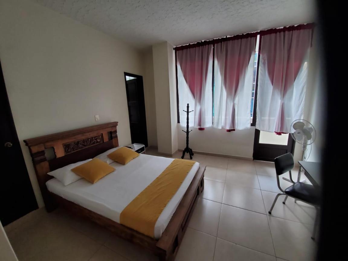 Hotel Cataluna Pereira Zewnętrze zdjęcie