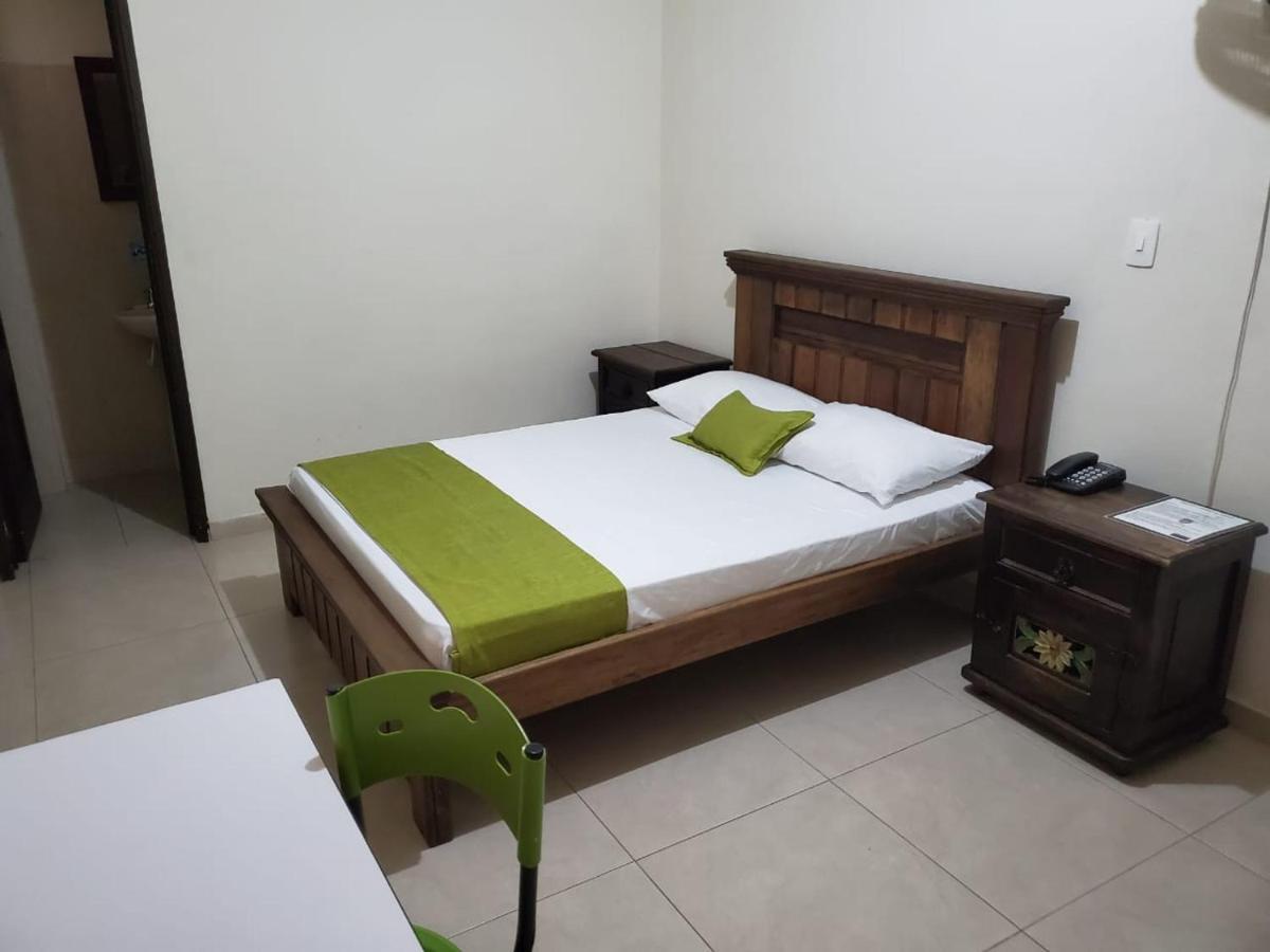 Hotel Cataluna Pereira Zewnętrze zdjęcie