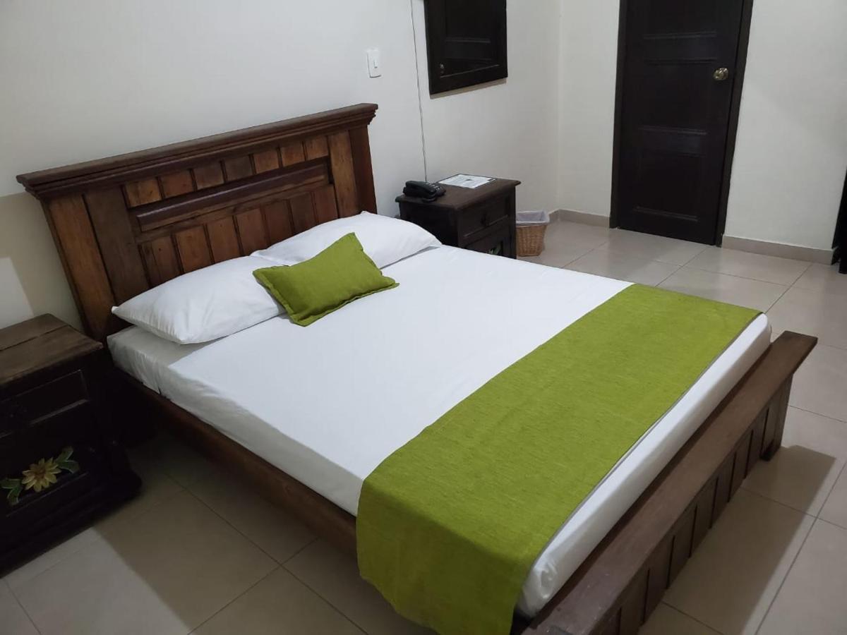 Hotel Cataluna Pereira Zewnętrze zdjęcie
