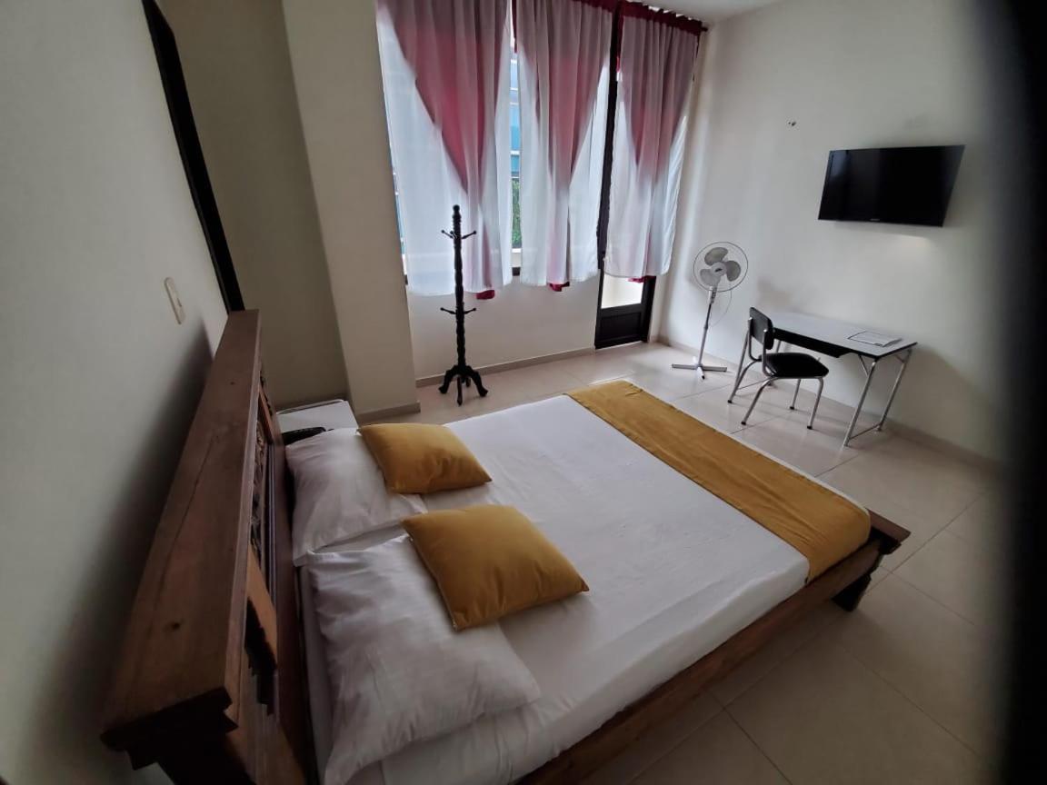 Hotel Cataluna Pereira Zewnętrze zdjęcie