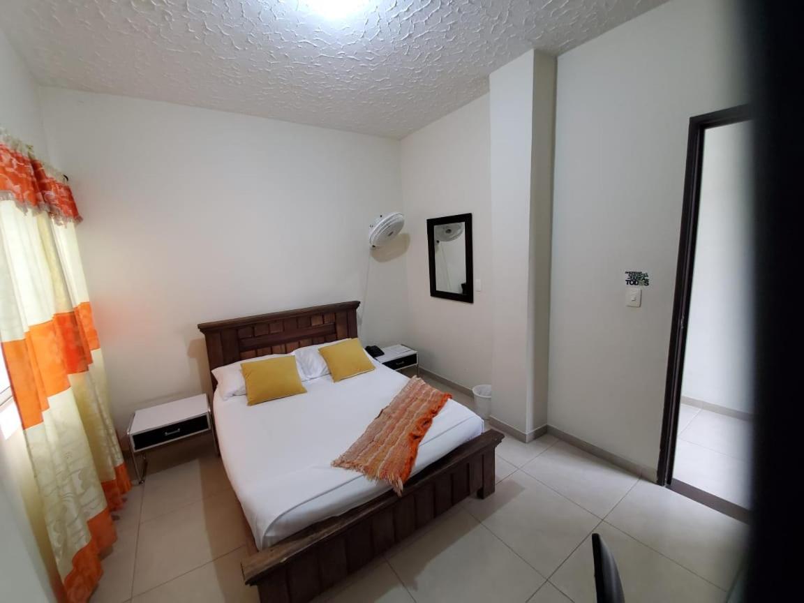 Hotel Cataluna Pereira Zewnętrze zdjęcie